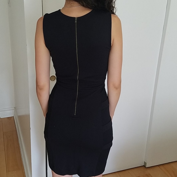 Dress - Picture 5 of 9